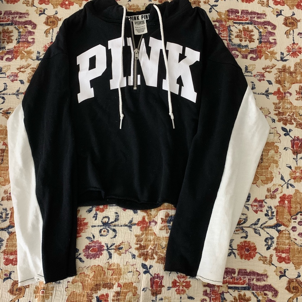 pink vs cropped hoodie with zipper on top